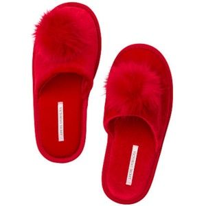 New Victoria's Secret Pom-Pom Slippers